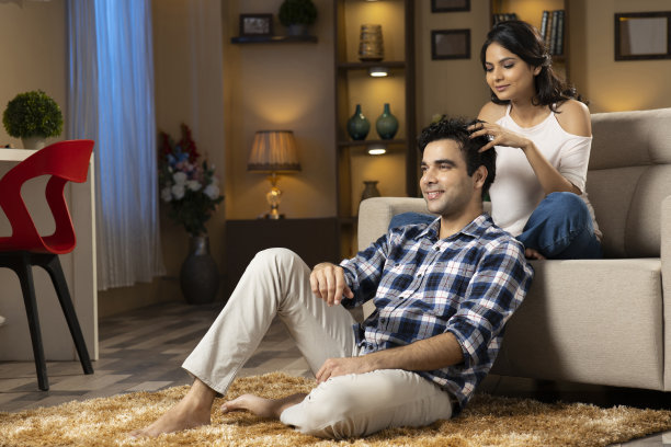 年轻夫妇，库存照片图片下载