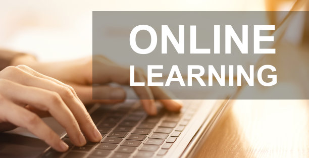 女性用手在笔记本电脑上打字，在线学习概念图片下载