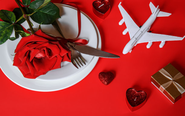 情人节。一个漂亮的礼物之旅。有选择性的重点。图片下载