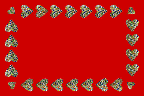 用五颜六色的心做成的框架。红色背景上孤立的彩色石头的心。情人节。母亲节。爱的主题图片下载