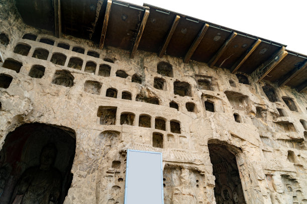 有佛像的龙门石窟始于北魏493年。它是中国四大著名石窟之一。图片下载