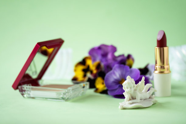 三色堇花束和香图片下载