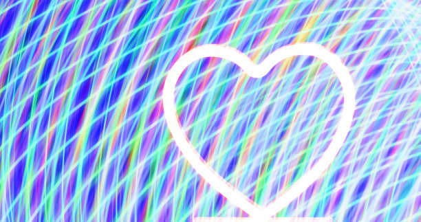 摘要光图像使用多色滤镜与心脏形状的光。图片下载