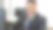 商务人员戴着耳机在办公室工作图片下载
