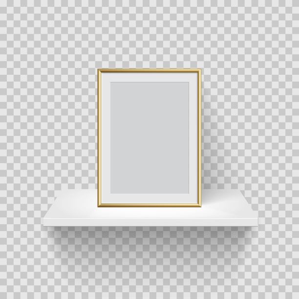在白色架子上的金色垂直画框。图画、绘画、卡片或照片的空白空间。3d现实现代模板矢量插图。简单的办公对象在透明的背景图片下载