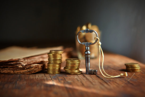 一把漂亮的旧钥匙，一堆金币，一张旧羊皮纸。创业、投资、寻宝，还是理念成功的关键。图片下载