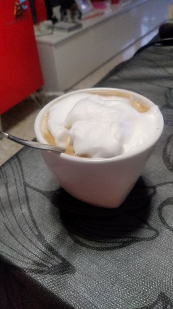 加奶油的咖啡图片下载