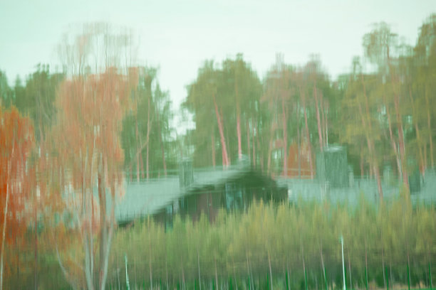 这是一座昂贵豪宅的倒影图片下载