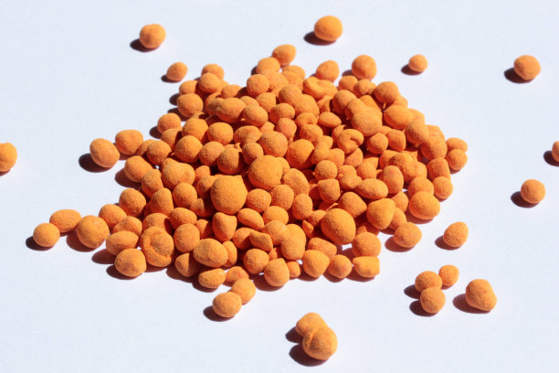 粉状食品颜色在白色的背景上图片下载