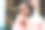 年轻女子在庆祝寒假图片下载