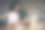 在工业办公室室内用笔记本电脑工作的女人在记事本上写东西的照片图片下载
