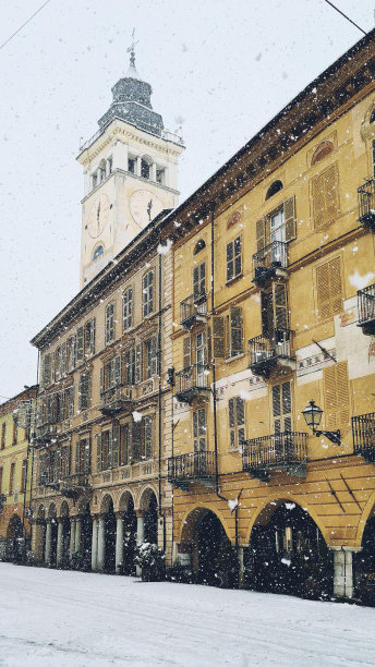 老城在下雪图片下载