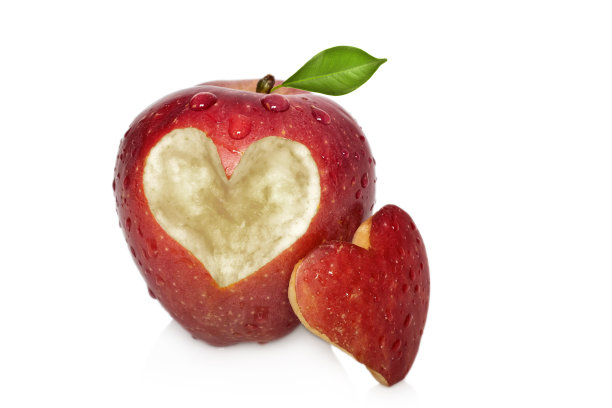 红苹果与心的象征孤立图片下载