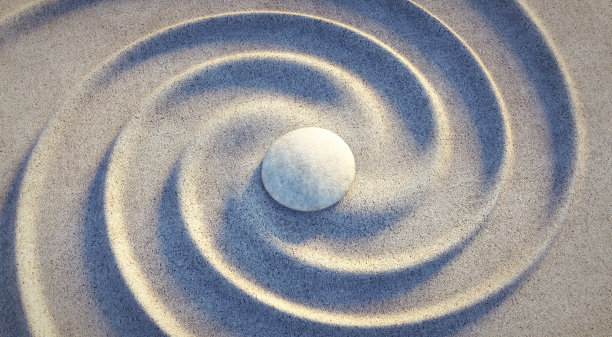 日本禅宗花园与沙波螺旋和单石图片下载