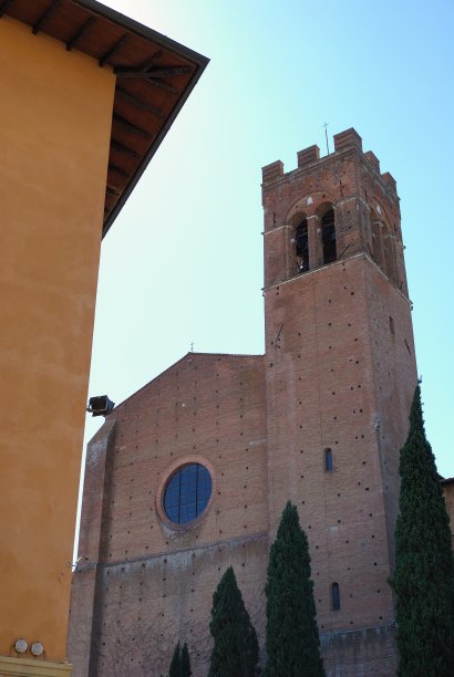 Siena Tuscany。圣多米尼克教堂图片下载