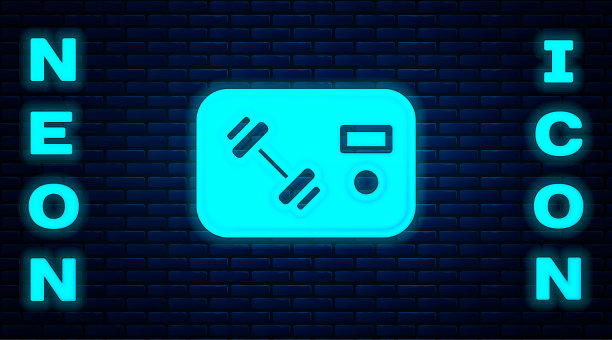 霓虹灯健身俱乐部，健身卡图标孤立在砖墙背景上。向量图片下载