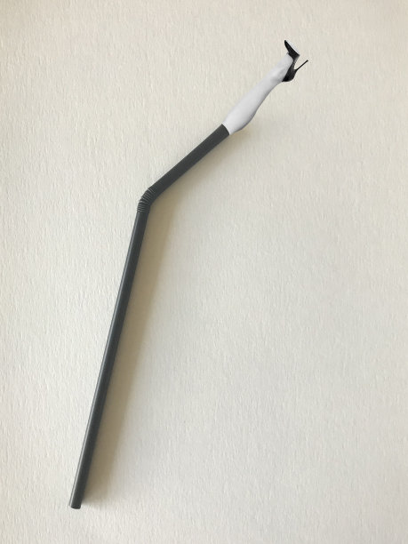 稻草和高跟鞋图片下载