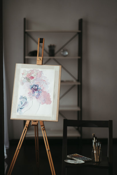 带画架的家庭工作室工作空间。的画室图片下载