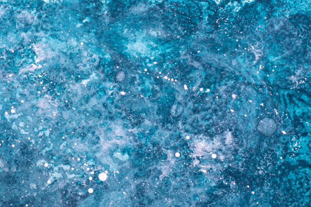 抽象艺术的背景是蓝白颜色。画布上的水彩画。图片下载