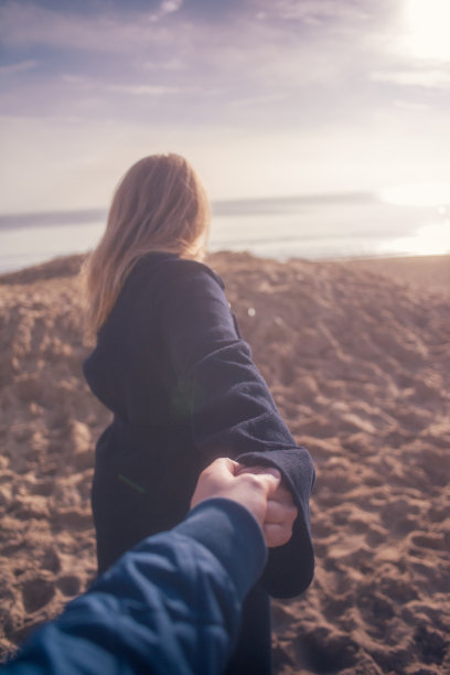 早晨散步图片下载