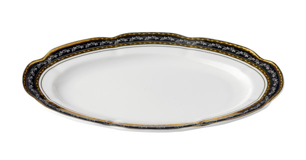 白色陶瓷餐桌板与金色的边界孤立在白色的背景图片下载