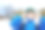 一个戴着医用口罩的小男孩在去学校的路上。孩子背包背包。学生在寒冷的秋冬天穿上暖和的衣服。冠状病毒大流行期间的封锁和隔离时间图片下载