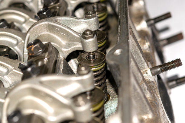 汽缸。修复的块头部在特写。图片下载