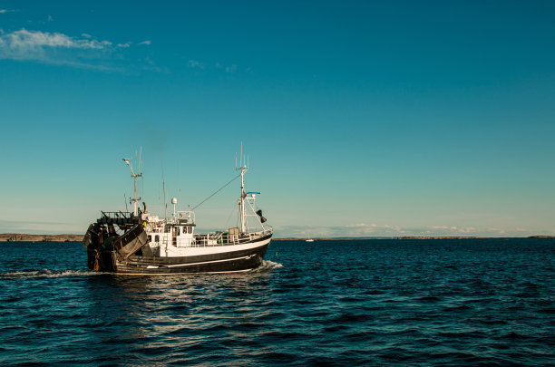 离港渔船图片下载