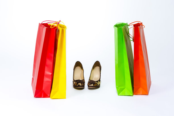 女性购物收费作为现代购物概念的例证。水平的形象图片下载