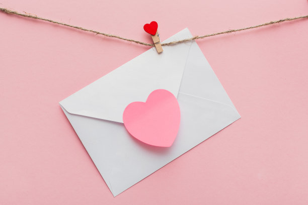 34、刺衣钉红心，情书系绳图片下载