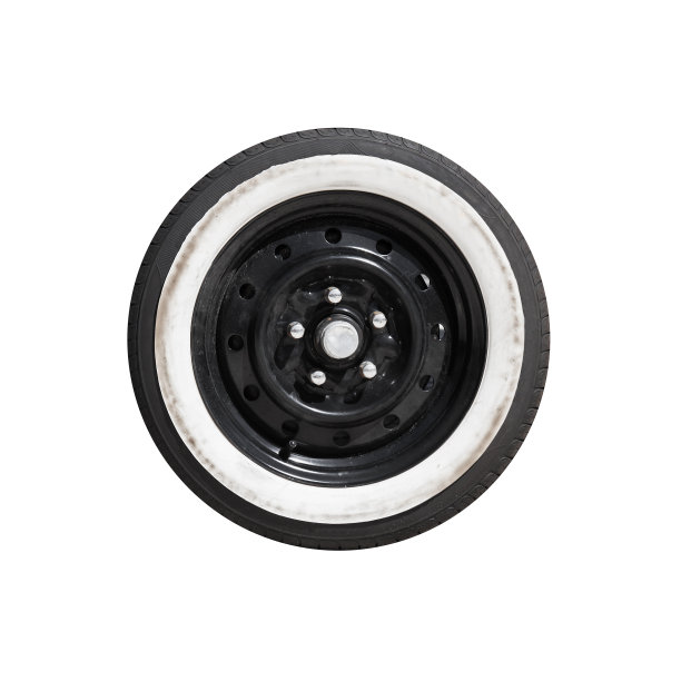 黑色卡车车轮被白色隔离图片下载