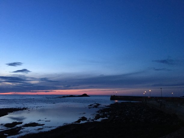 苏格兰花园镇的暮色图片下载