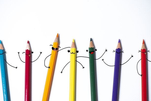 有趣的铅笔卡哇伊风格的白色背景。学校的概念。图片下载