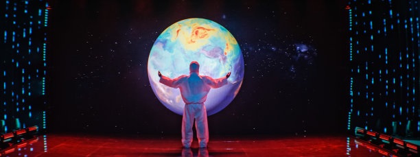 科学家正在张开双臂思考地球的气候变化。可视化在屏幕上图片下载