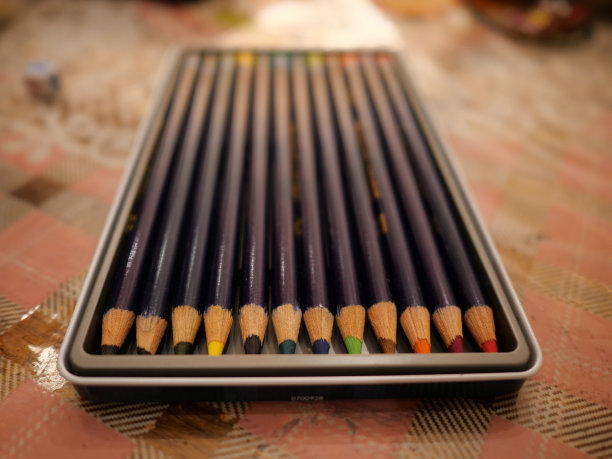 不同颜色的笔尖图片下载