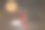 一团毛线，一根红丝带和一颗白色的心图片下载
