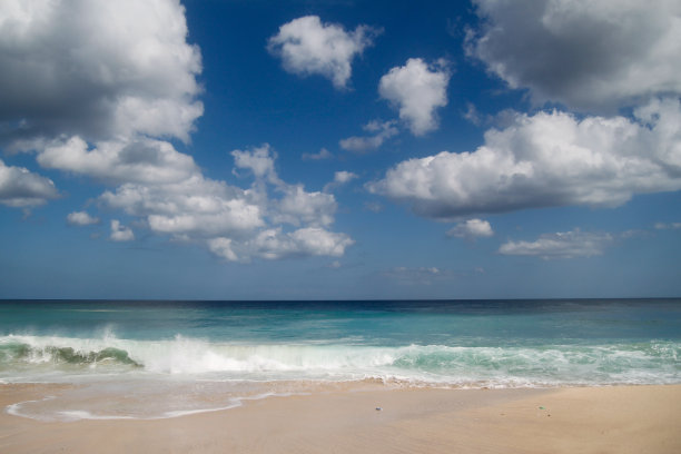 巴厘岛的一个安静的海滩，叫做梦幻海滩。图片下载