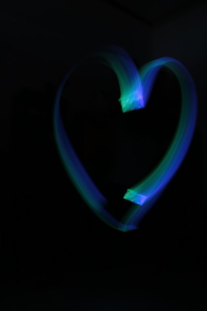 黑暗中的爱情标志图片下载