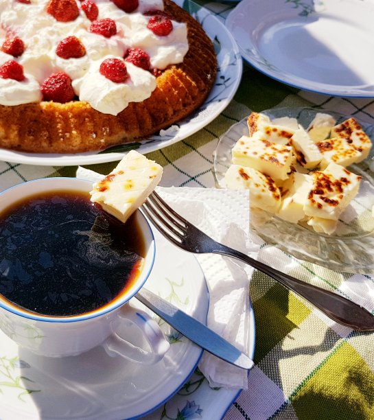 北方夏天的咖啡图片下载