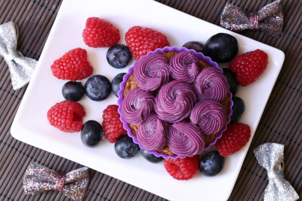 减肥松饼配奶油和水果图片下载