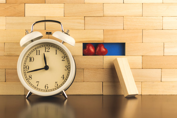 待在家平铺创作构图和背景，人们在屋里等待大流行的结束，有自我照顾的观念图片下载