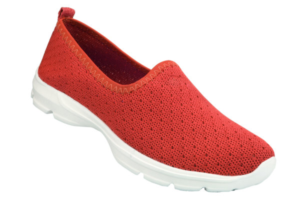 白色背景与夹脚路径隔离，红色运动鞋图片下载