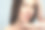 接受专业美容师检查的中年妇女。图片下载