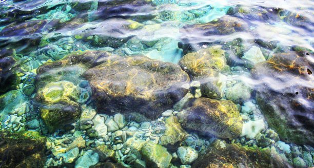 亚得里亚海的水和石头图片下载