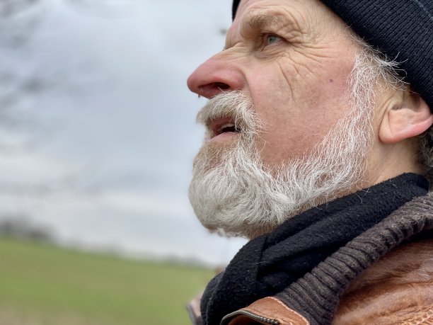 走高级人图片下载