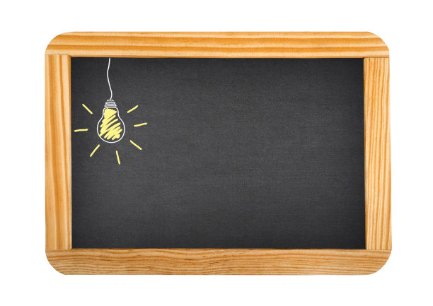 亮着灯泡的黑板图片下载