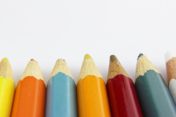 彩色粉笔排多种颜色的铅笔图片下载