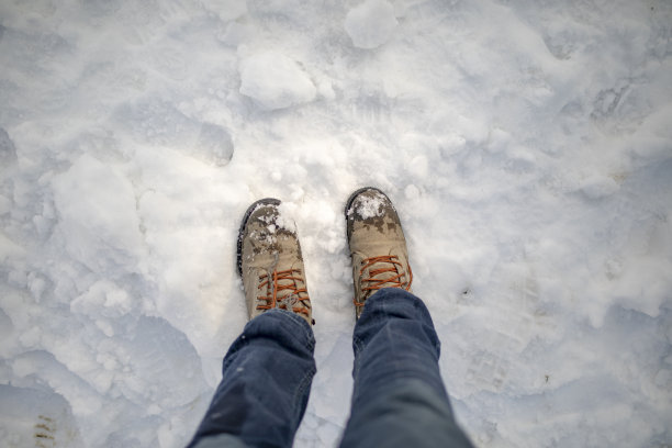 雪的靴子图片下载