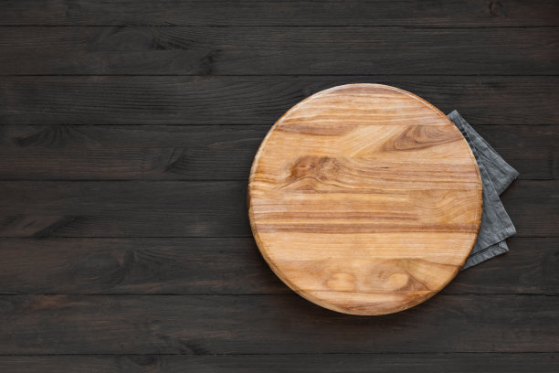 空的圆形比萨饼板图片下载