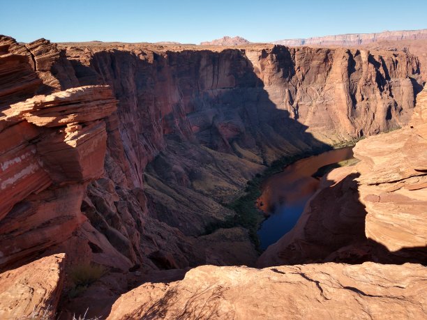 马蹄湾的晨曦阴影图片下载